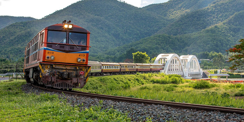 how to go around thailand by train
